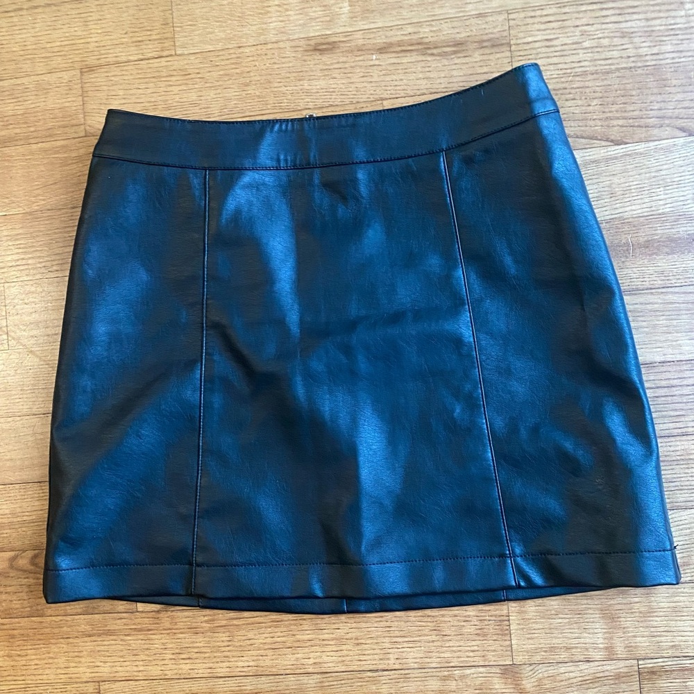 Forever 21 Black Faux Leather M Pencil Skirt grunge Halloween cosplay goth biker